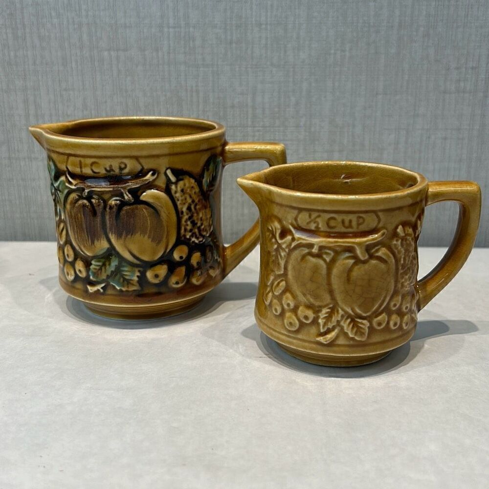 VTG Ceramic Measuring Cups 1/2 & 1 Cup Stamped JAPAN Brown Tan Fruit Apples Pear